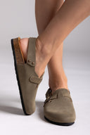 Clogs καστόρινα με λουράκι Plakton 181546