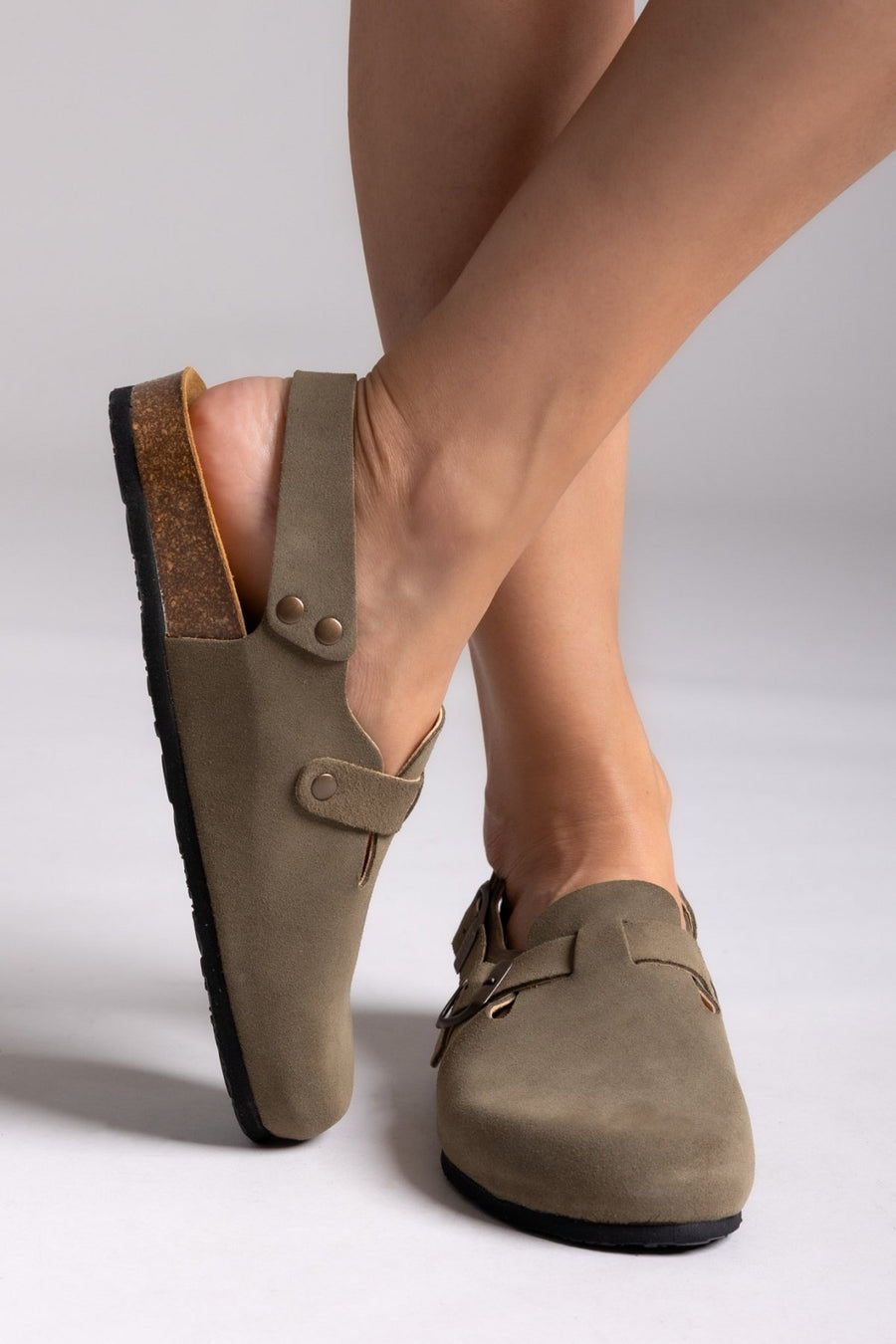 Clogs καστόρινα με λουράκι Plakton 181546