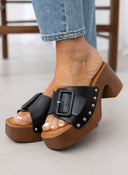 Clogs με τρουκς στη σόλα