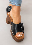 Clogs με τρουκς στη σόλα