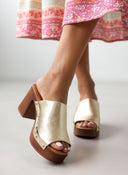 Clogs με χρυσά τρουκς Erynn - Χρυσό - thefashionproject.gr - ERYNN