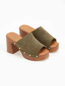 Clogs suede με χρυσά τρουκς Erynn - Λαδί - thefashionproject.gr - ERYNN