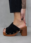 Clogs suede με χρυσά τρουκς Erynn - Μαύρο - thefashionproject.gr - ERYNN
