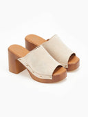 Clogs suede με χρυσά τρουκς Erynn - Μπεζ - thefashionproject.gr - ERYNN