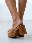 Clogs suede με χρυσά τρουκς Erynn - Τάουπε - thefashionproject.gr - ERYNN