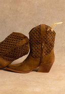<h5><em>COWBOY TREND</em></h5>