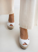 Εσπαντρίγιες platforms με δέσιμο στο πλάι - Λευκό - thefashionproject.gr - Alta Moda