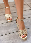 Εσπαντρίγιες platforms με πλεκτό σχέδιο Xti 142774 - Χρυσό - thefashionproject.gr - Xti Footwear