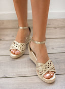 Εσπαντρίγιες platforms με πλεκτό σχέδιο Xti 142774 - Χρυσό - thefashionproject.gr - Xti Footwear