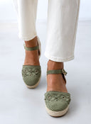 Εσπαντρίγιες platforms πλεκτές με μπαρέτα - Χακί - thefashionproject.gr - Alta Moda