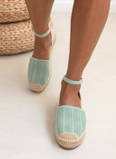 Εσπαντρίγιες suede με ανάγλυφο pattern