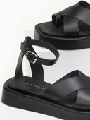 Σανδάλια flatforms με μπαρέτα tfp