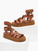 Σανδάλια flatforms δερμάτινα με δέσιμο estil