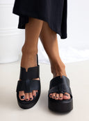 Flatforms δερμάτινα με ιδιαίτερη φάσα Estil