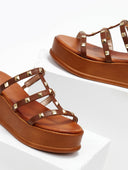 Flatforms δερμάτινα με τρουκς estil