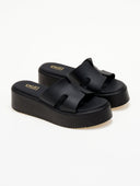 Flatforms δερμάτινα σανδάλια με ανοίγματα Estil