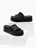 Flatforms δερμάτινα σανδάλια με ανοίγματα Estil - Μαύρο - thefashionproject.gr - Estil