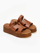 Flatforms δερμάτινα σανδάλια με φαρδιά φάσα Estil