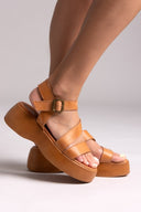 Flatforms δερμάτινα σανδάλια με μπαρέτα Tfp