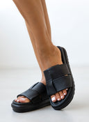 Flatforms δερμάτινα σανδάλια με περαστό σχέδιο στις φάσες - Μαύρο - thefashionproject.gr - ATENEO - 22447002002