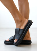 Flatforms δερμάτινα σανδάλια με περαστό σχέδιο στις φάσες - Μαύρο - thefashionproject.gr - ATENEO - 22447002002