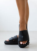 Flatforms δερμάτινα σανδάλια με περαστό σχέδιο στις φάσες - Μαύρο - thefashionproject.gr - ATENEO - 22447002002