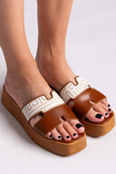 Flatforms δερμάτινα σανδάλια με print Estil