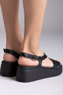 Flatforms δερμάτινα σανδάλια TFP