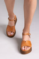 Flatforms δερμάτινα σανδάλια TFP