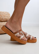 Flatforms σανδάλια με ανάγλυφο pattern Estil