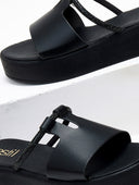 Flatforms σανδάλια με άνοιγμα και στρας Estil