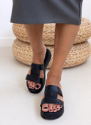 Flatforms σανδάλια με pattern ψάθα Estil - Μαύρο - thefashionproject.gr - Estil