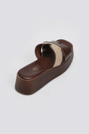 Flatforms σανδάλια με ψάθα στη φάσα Estil