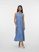 Φόρεμα με denim όψη Vero Moda 10326075 - Μπλε denim - thefashionproject.gr - VERO MODA