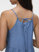 Φόρεμα με denim όψη Vero Moda 10326075 - Μπλε denim - thefashionproject.gr - VERO MODA