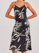 Φόρεμα σατέν με print Aware 10307622 - Μαύρο - thefashionproject.gr - AWARE by VERO MODA