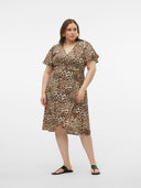 Φόρεμα wrap με print plus size Vero Moda Curve 10307497