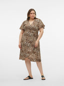 Φόρεμα wrap με print plus size Vero Moda Curve 10307497 - Leopard - thefashionproject.gr - VERO MODA CURVE