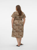 Φόρεμα wrap με print plus size Vero Moda Curve 10307497 - Leopard - thefashionproject.gr - VERO MODA CURVE