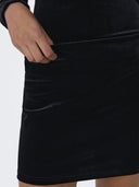 Φούστα velvet μίνι ONLY 15333656 - Μαύρο - thefashionproject.gr - ONLY