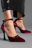 Γόβες από velvet ύφασμα με μπαρέτα TFP - Burgundy - thefashionproject.gr - TFP