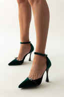 Γόβες από velvet ύφασμα με μπαρέτα TFP - Κυπαρισσί - thefashionproject.gr - TFP