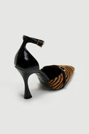 Γόβες μυτερές με οικολογικό ponyskin TFP - Μαύρο/Μπεζ - thefashionproject.gr - TFP