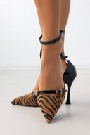 Γόβες μυτερές με οικολογικό ponyskin TFP - Μαύρο/Μπεζ - thefashionproject.gr - TFP