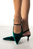 Γόβες μυτερές slingback από ύφασμα velvet TFP