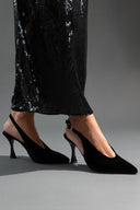 Γόβες μυτερές slingback από velvet ύφασμα TFP
