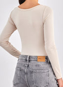 Κορμάκι με στρογγυλή λαιμόκοψη Different - Shop 01 - 214 - Μπεζ - thefashionproject.gr - DIFFERENT - SHOP