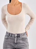 Κορμάκι με στρογγυλή λαιμόκοψη Different - Shop 01 - 214 - Μπεζ - thefashionproject.gr - DIFFERENT - SHOP