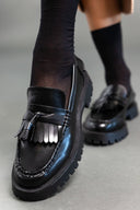 Loafers chunky με κρόσσια CORINA - Μαύρο - thefashionproject.gr - CORINA