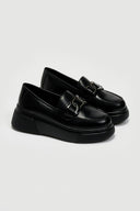 Loafers flatforms με αγκράφα